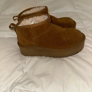 Ugg ultra mini platform